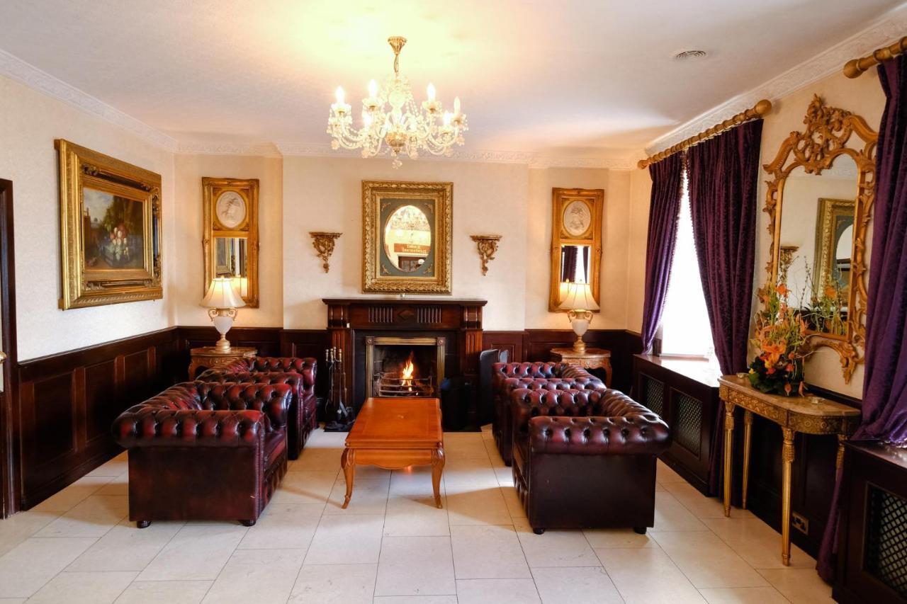Dooly'S Hotel Бирр Экстерьер фото