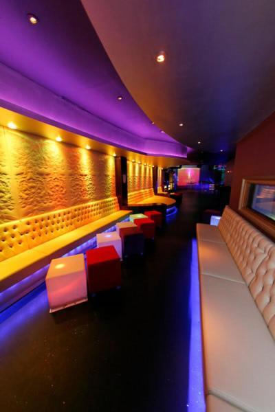 Dooly'S Hotel Бирр Экстерьер фото